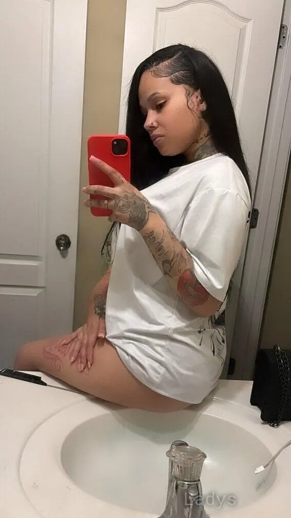 Synn, 24 years beautiful nude Atlanta escorts girl, height 157 sm, Weight 53 kg