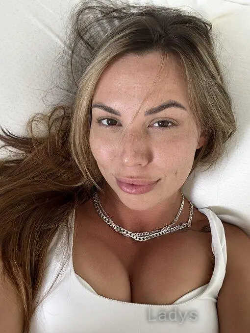 Sexy Playmate Down For Fun, 26 years beautiful nude Auburn escorts girl, height 165 sm, Weight 36 kg