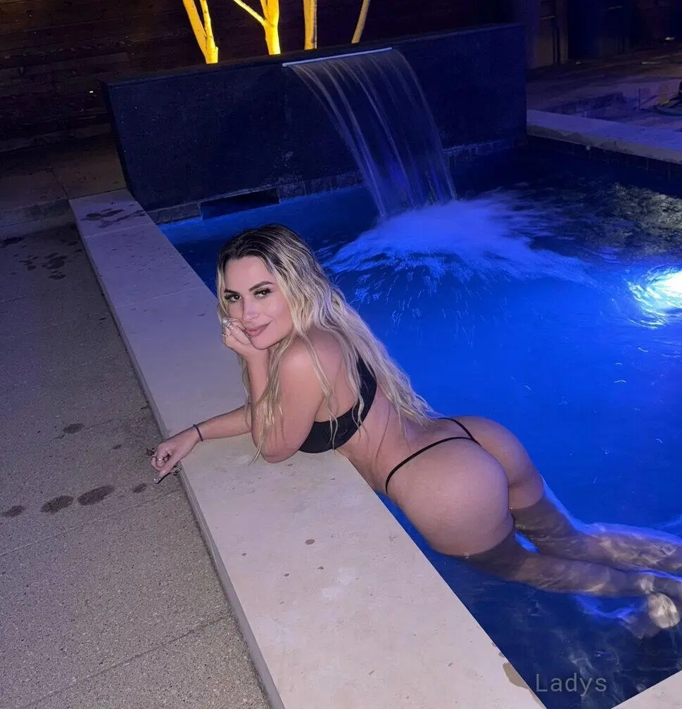 Ashely, 25 years beautiful nude Austin escorts girl, height 155 sm, Weight 58 kg