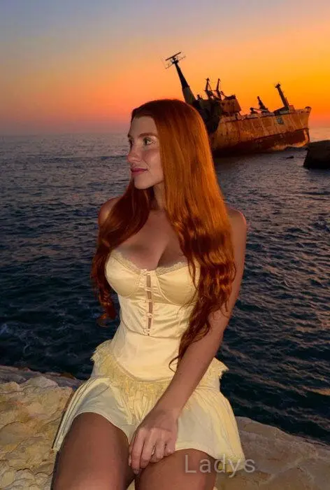 Skye, 23 years beautiful nude Ayia Napa escorts girl, height 165 sm, Weight 50 kg