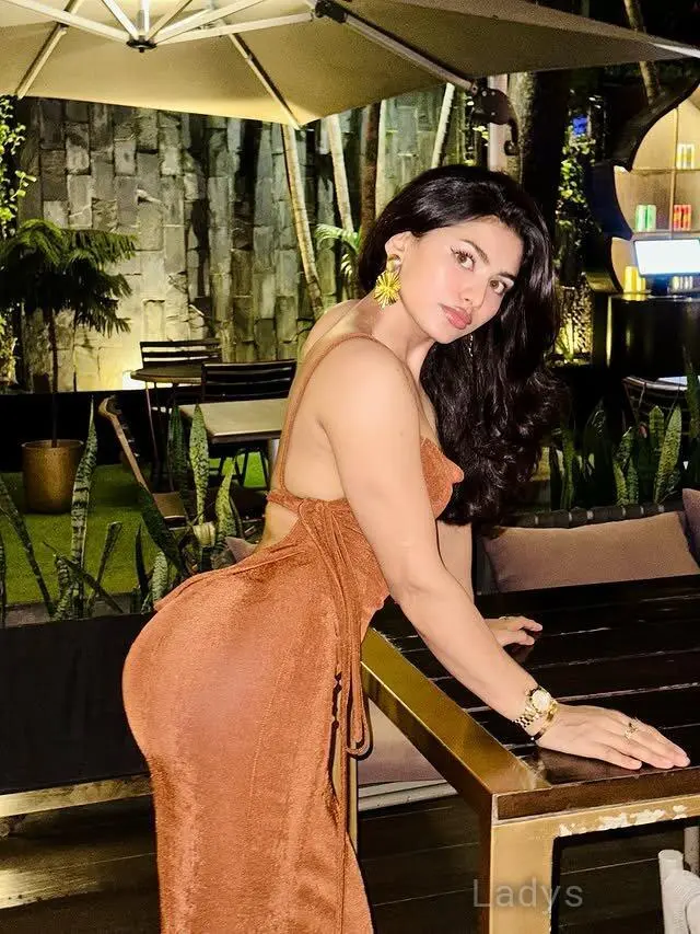 Kiran, 21 years BBW escorts girl, height 170 sm, Weight kg, backpage Abu Dhabi