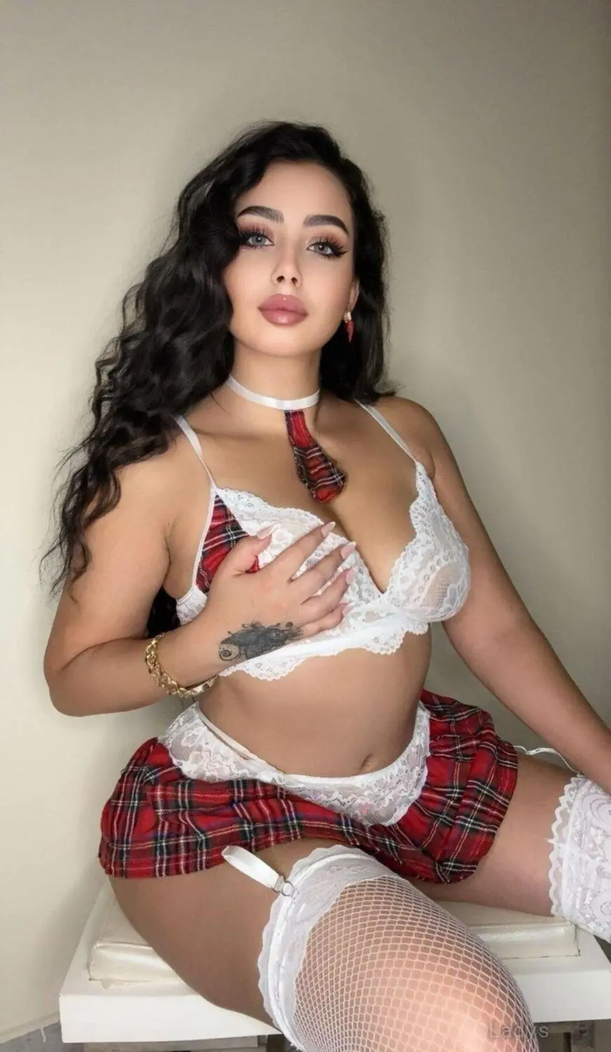 Mia, 24 years BBW escorts girl, height 168 sm, Weight  kg, backpage Abu Dhabi