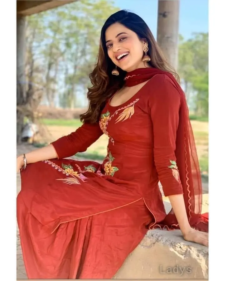 PRIYA, 20 years BBW escorts girl, height 154 sm, Weight  kg, backpage Amritsar
