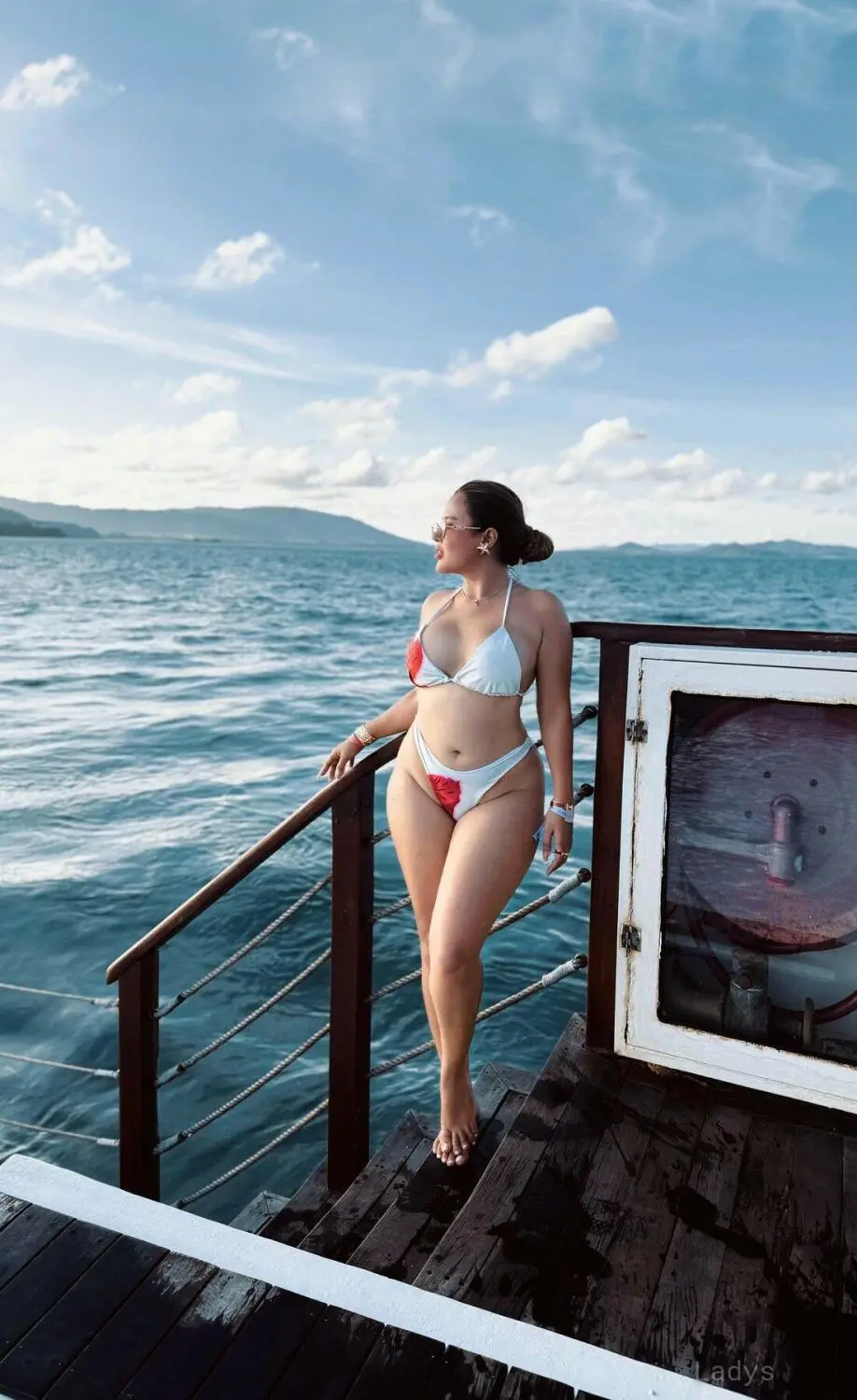 Sasira, 24 years BBW escorts girl, height 160 sm, Weight  kg, backpage Bali