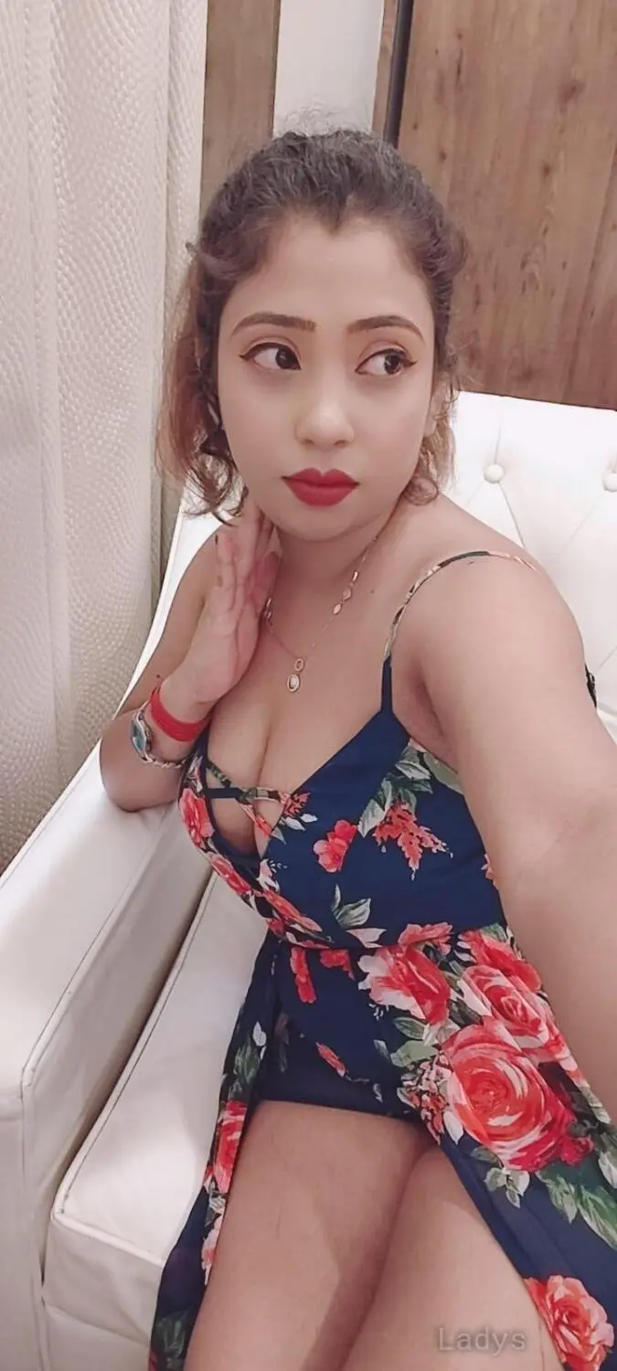 Ella, 23 years BBW escorts girl, height 153 sm, Weight kg, backpage Bangalore