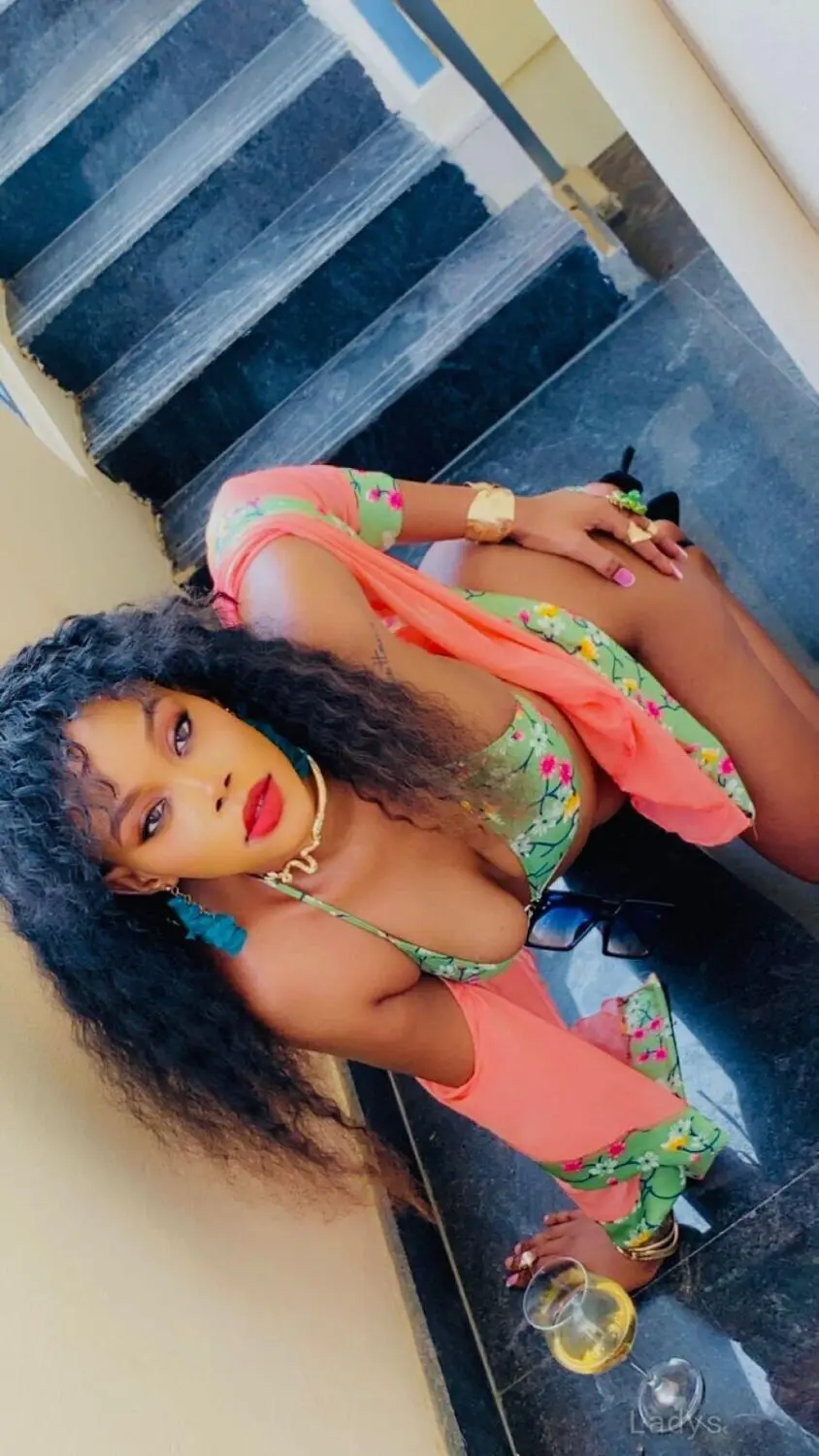 Rihanna, 24 years BBW escorts girl, height 165 sm, Weight kg, backpage Bangalore