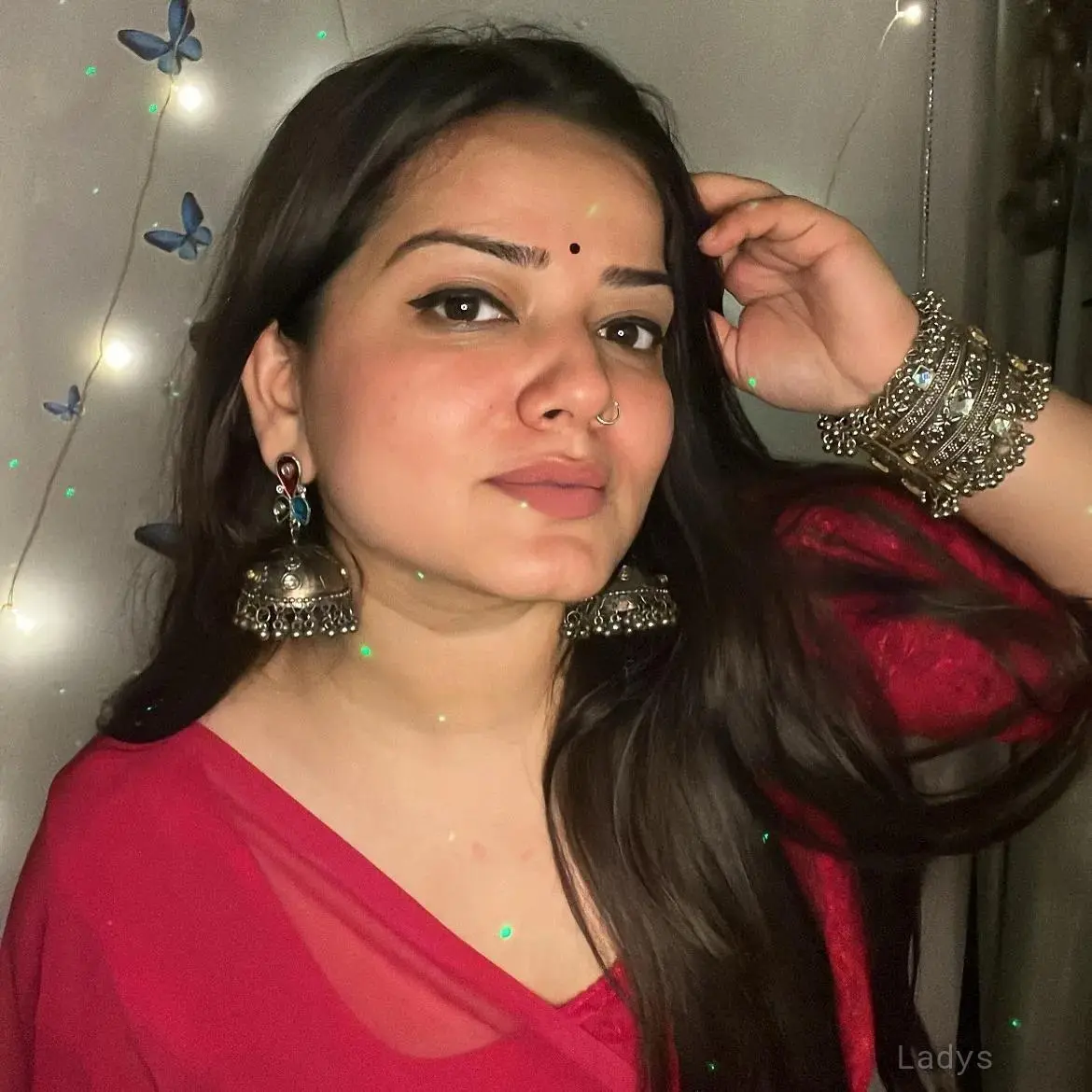 Divya, 22 years BBW escorts girl, height 154 sm, Weight  kg, backpage Bhavnagar