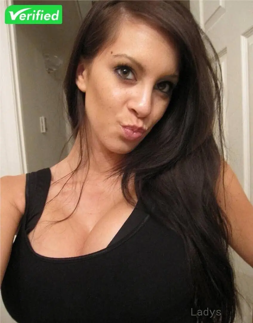 Tina I’m available for hookup, 26 years BBW escorts girl, height 163 sm, Weight 48 kg, backpage Boca Raton