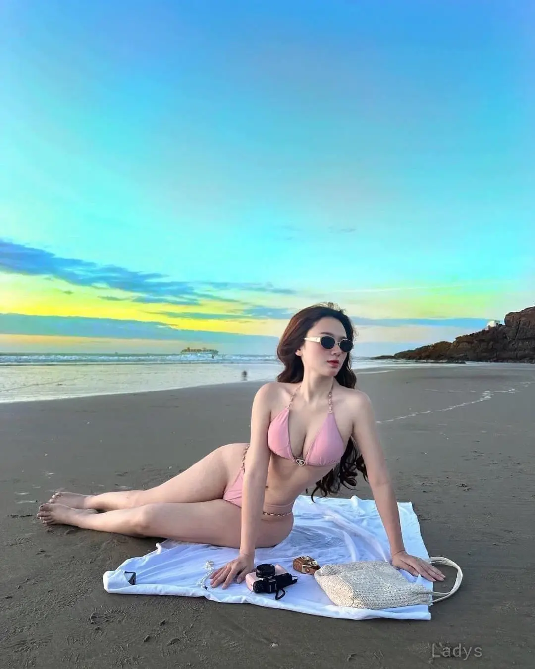 Lunia, 23 years BBW escorts girl, height 167 sm, Weight  kg, backpage Da Nang