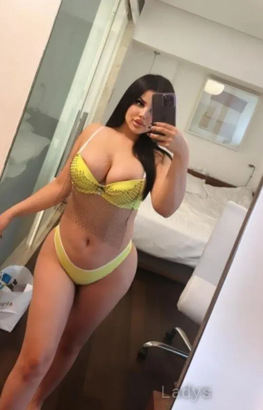 CAMILA, 22 years BBW escorts girl, height 154 sm, Weight  kg, backpage Delhi