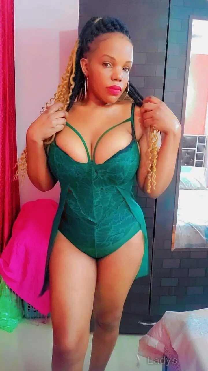 Claire, 25 years BBW escorts girl, height  sm, Weight  kg, backpage Delhi