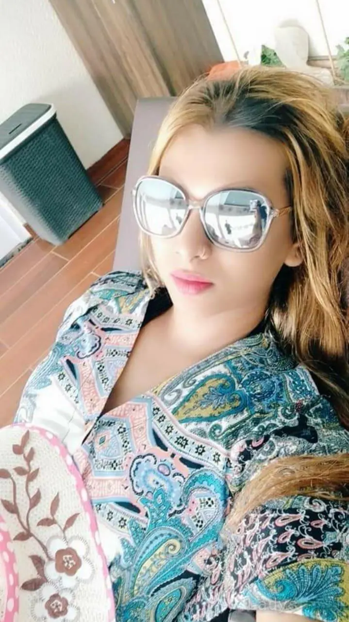 Shreya, 26 years BBW escorts girl, height 168 sm, Weight  kg, backpage Delhi