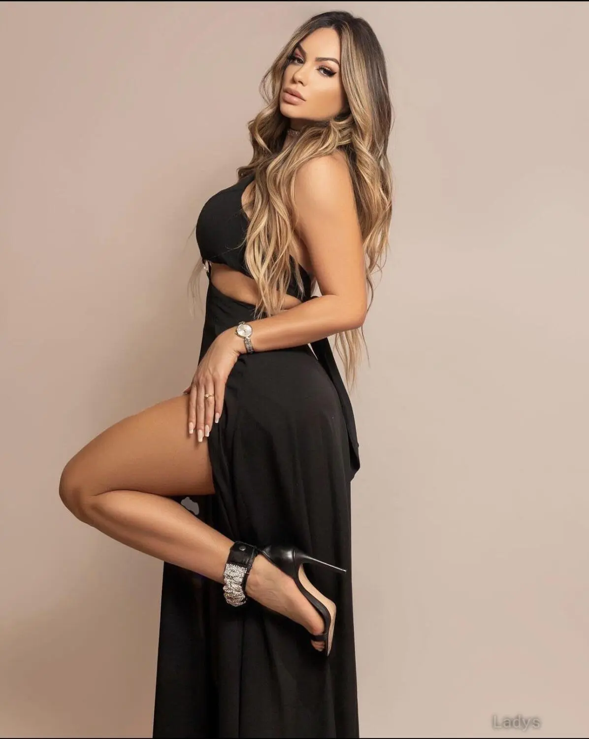 Larrisa, 26 years BBW escorts girl, height 171 sm, Weight  kg, backpage Dubai
