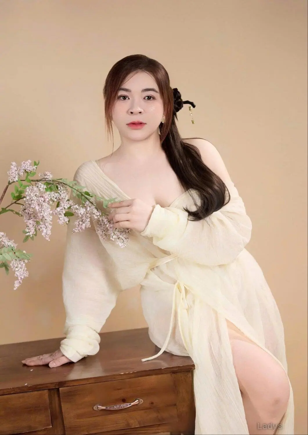 Nga, 24 years BBW escorts girl, height 167 sm, Weight kg, backpage Hanoi