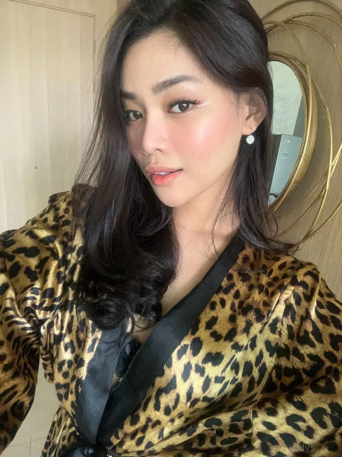 Annah, 21 years BBW escorts girl, height 170 sm, Weight  kg, backpage Ho Chi Minh