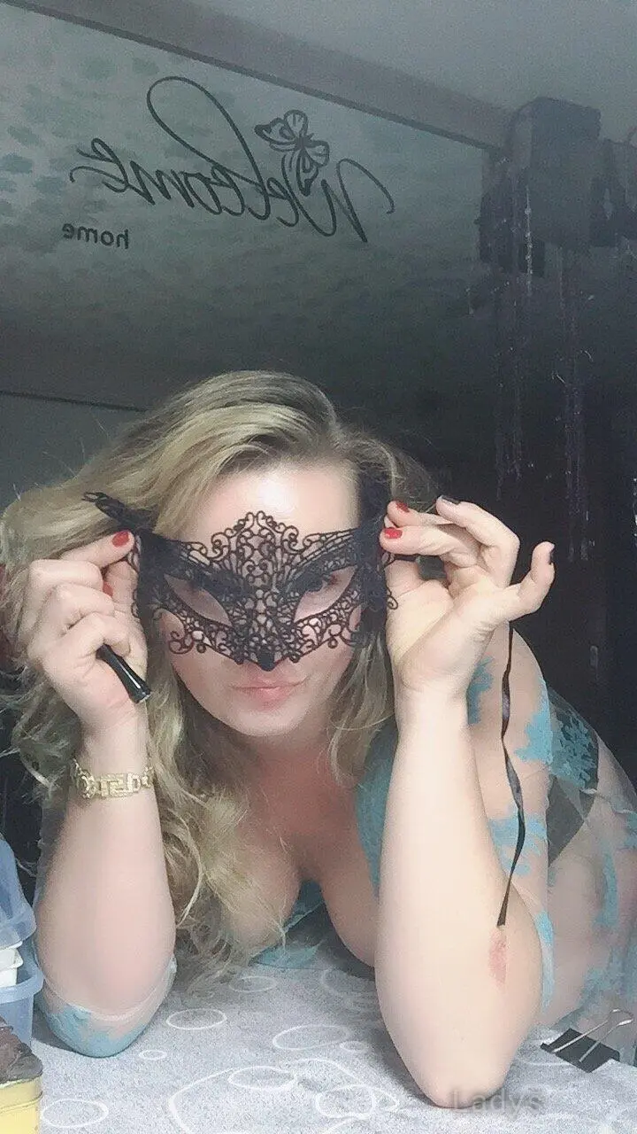 Farah, 35 years BBW escorts girl, height 175 sm, Weight  kg, backpage Hong Kong