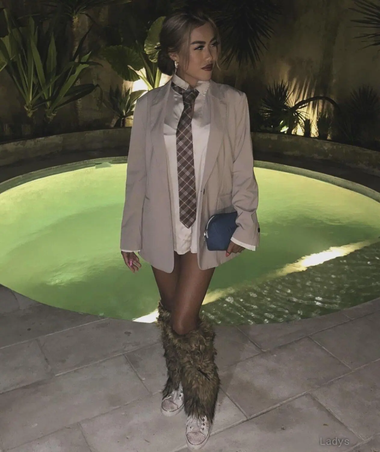 Molly, 25 years BBW escorts girl, height 165 sm, Weight kg, backpage Hong Kong