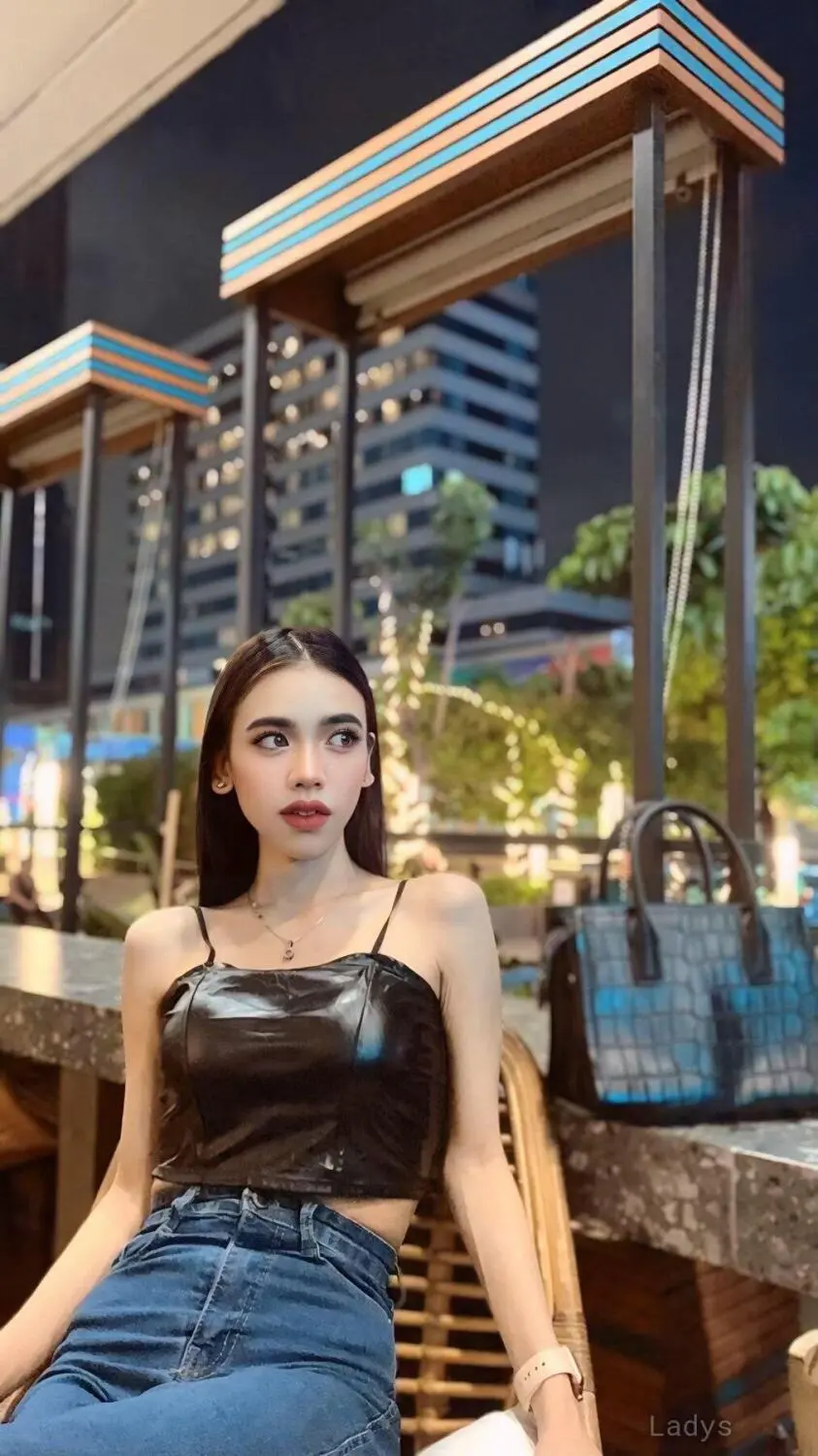 Mellisa, 20 years BBW escorts girl, height 160 sm, Weight  kg, backpage Jakarta