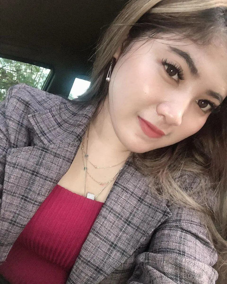 Mitta, 22 years BBW escorts girl, height 166 sm, Weight kg, backpage Jakarta
