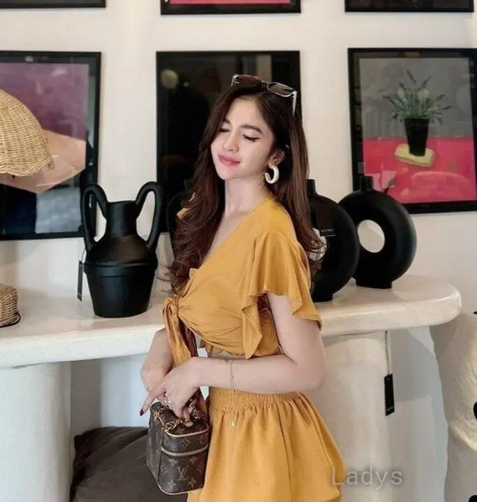 Riska, 22 years BBW escorts girl, height 169 sm, Weight kg, backpage Jakarta