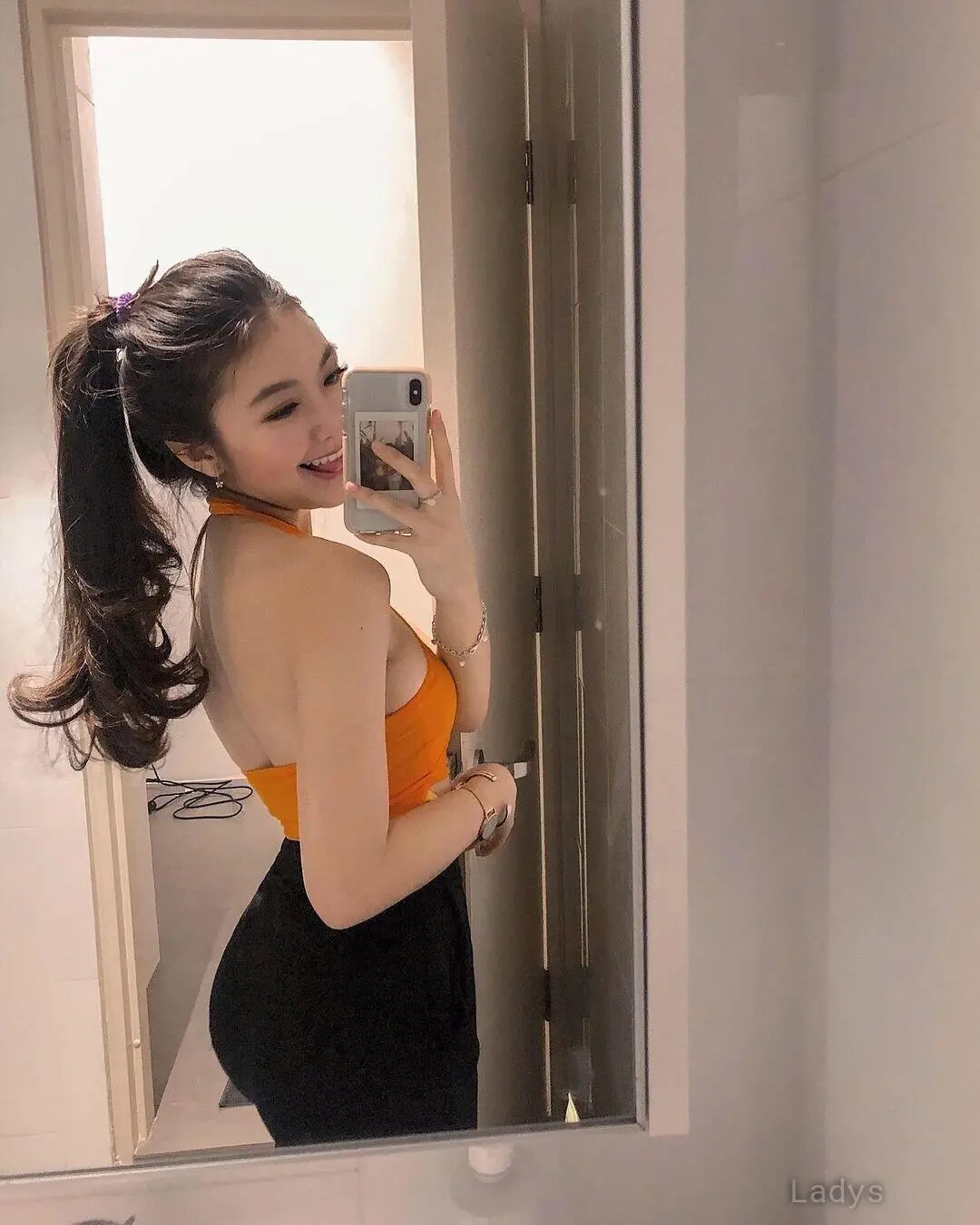 Safira, 22 years BBW escorts girl, height 165 sm, Weight  kg, backpage Jakarta