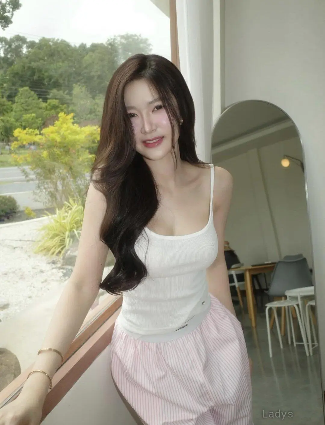 Selvia, 23 years BBW escorts girl, height 161 sm, Weight  kg, backpage Jakarta