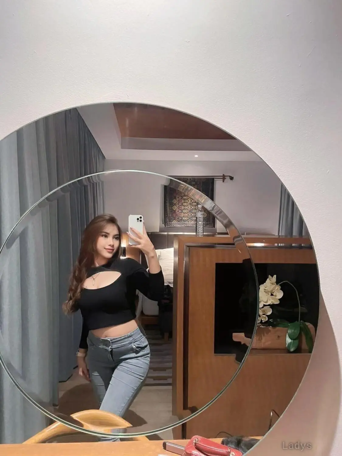 Vanesa, 20 years BBW escorts girl, height 170 sm, Weight kg, backpage Jakarta
