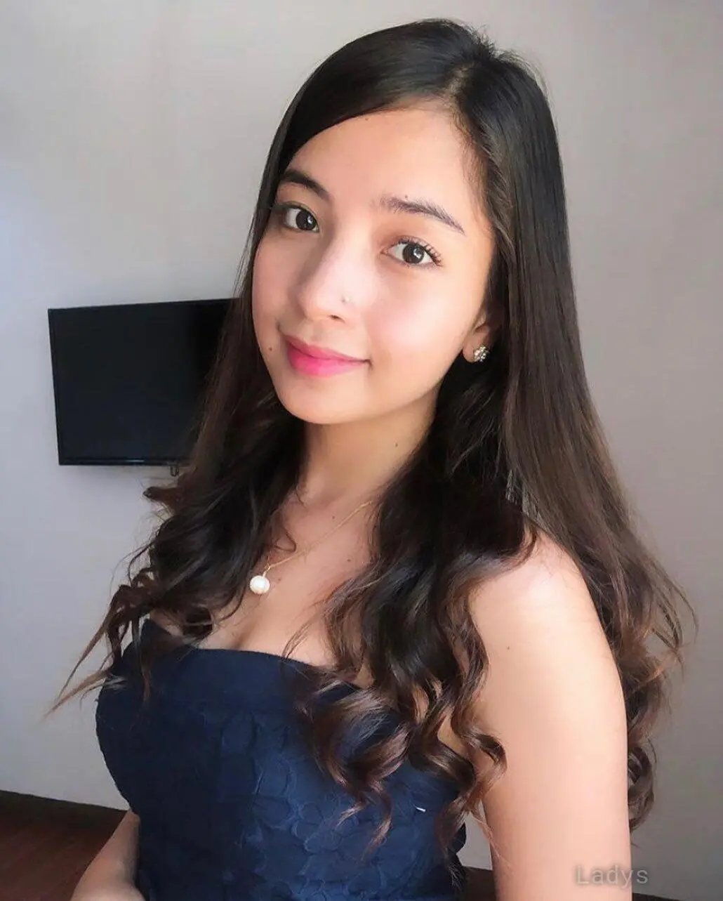 Zefa, 23 years BBW escorts girl, height 163 sm, Weight kg, backpage Jakarta