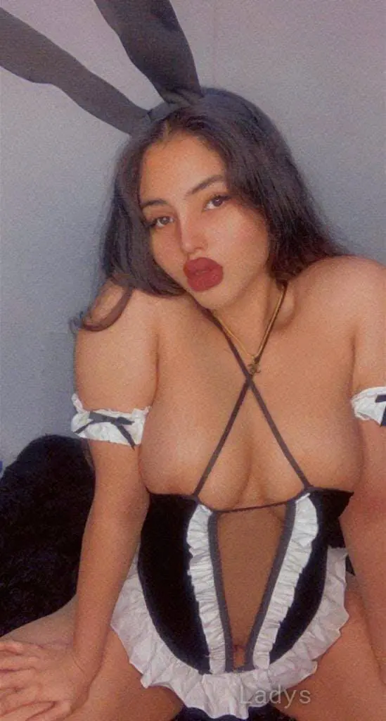 ANNIKA ( Indian ), 25 years BBW escorts girl, height 168 sm, Weight 52 kg, backpage Jeddah