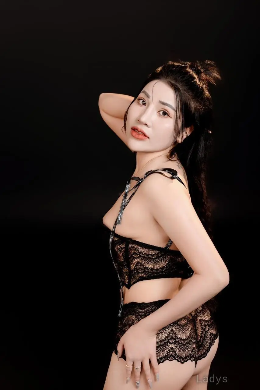 Chally, 24 years BBW escorts girl, height 168 sm, Weight  kg, backpage Jeddah
