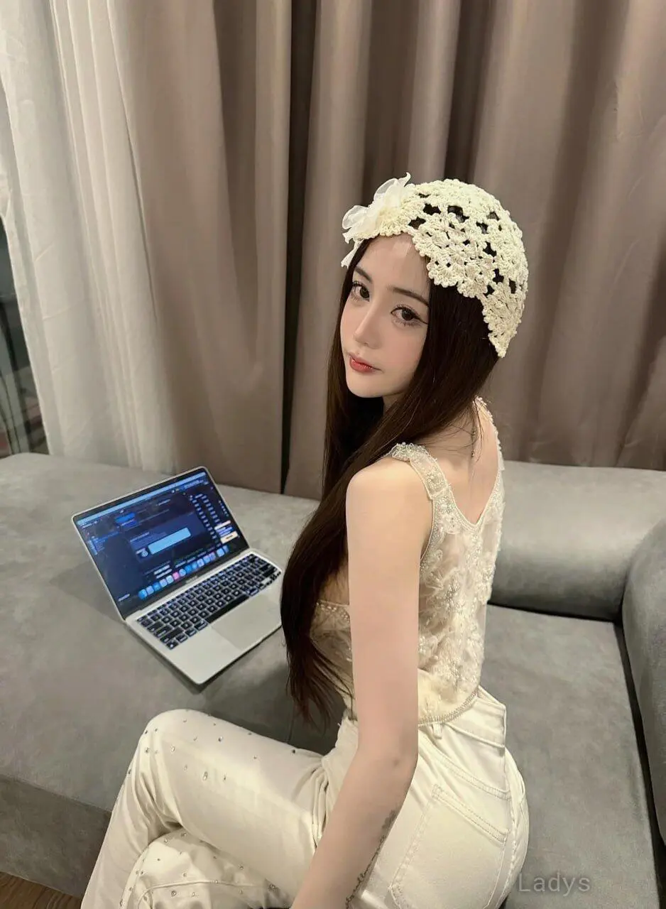 Linda, 21 years BBW escorts girl, height 169 sm, Weight kg, backpage Jeddah
