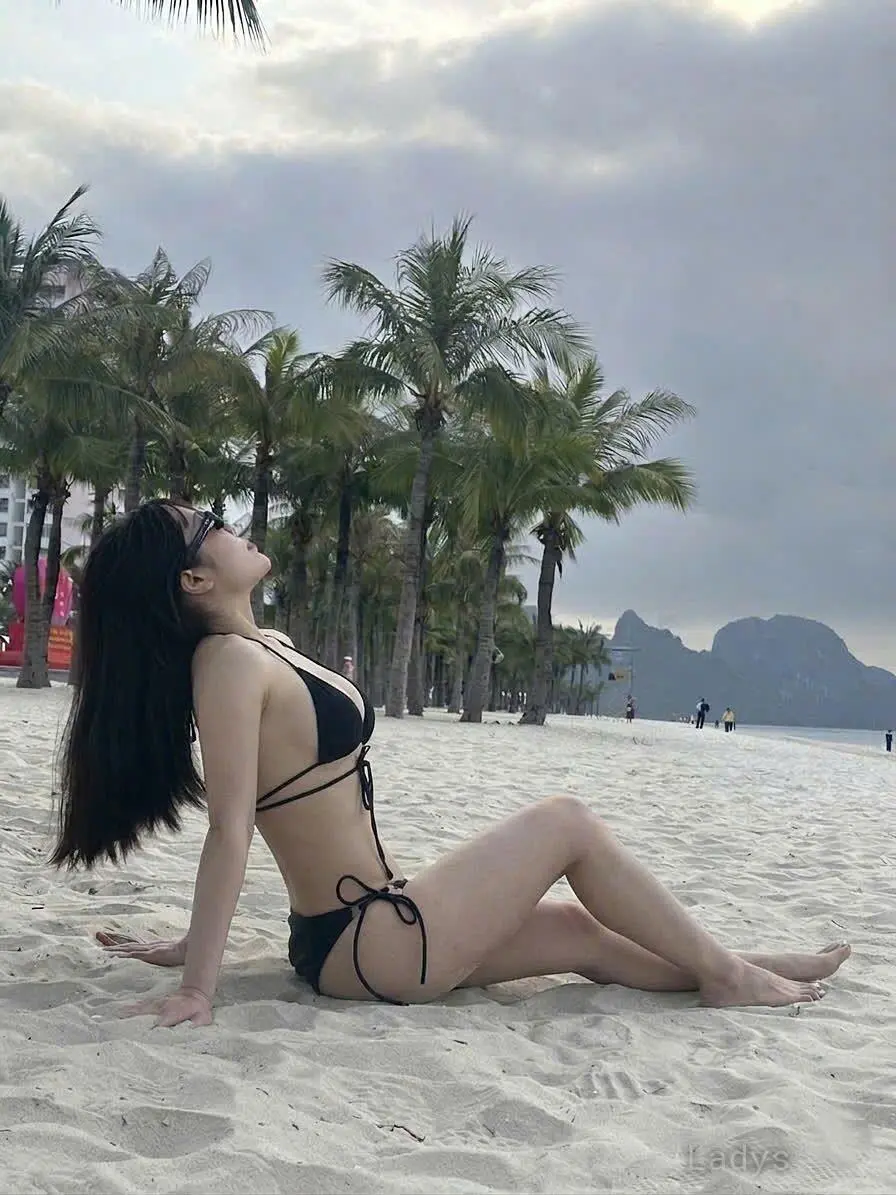 Luci, 21 years BBW escorts girl, height 165 sm, Weight  kg, backpage Jeddah