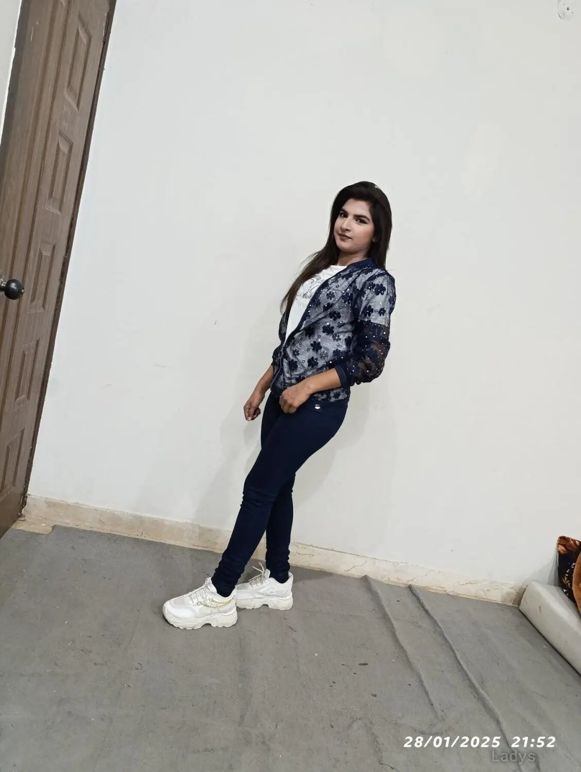 Alizeh, 20 years BBW escorts girl, height 166 sm, Weight  kg, backpage Karachi