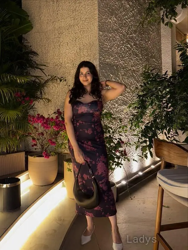 Himani, 22 years BBW escorts girl, height 154 sm, Weight  kg, backpage Kochi