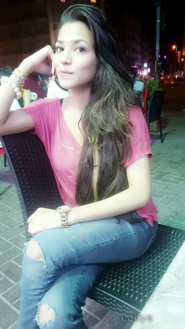 Esha, 21 years BBW escorts girl, height 180 sm, Weight kg, backpage Manama