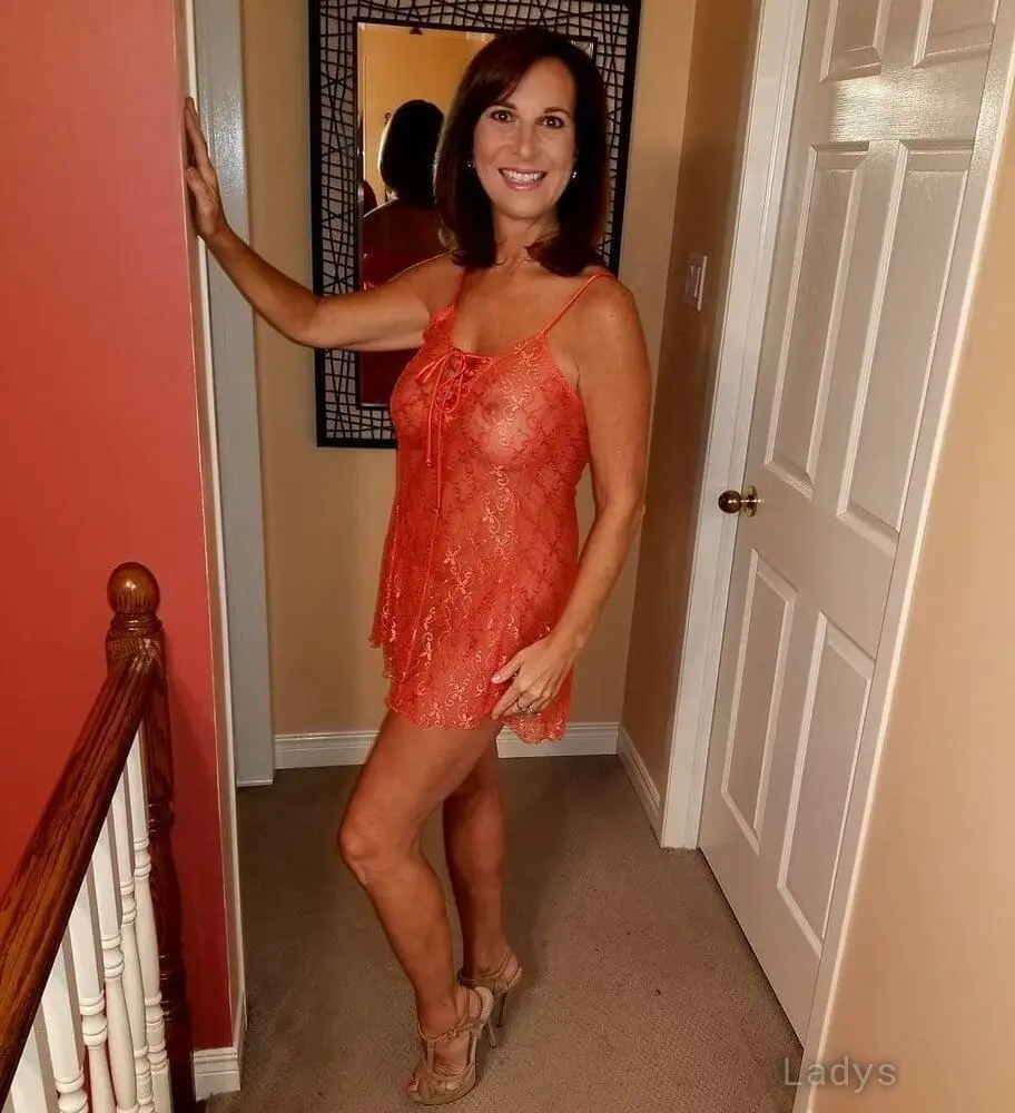 Sexy Carol Milf, 60 years BBW escorts girl, height 165 sm, Weight 56 kg, backpage Miami