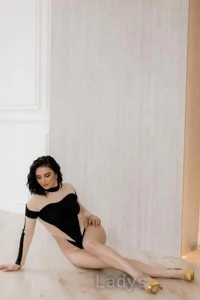 Stella, 23 years BBW escorts girl, height 170 sm, Weight kg, backpage Milan
