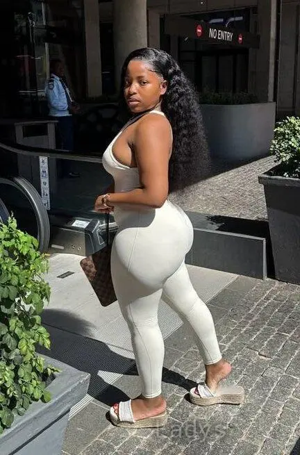 Nika, 24 years BBW escorts girl, height sm, Weight kg, backpage Mumbai