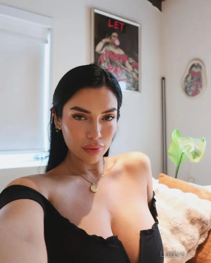 Brie, 25 years BBW escorts girl, height 160 sm, Weight 47 kg, backpage Paris