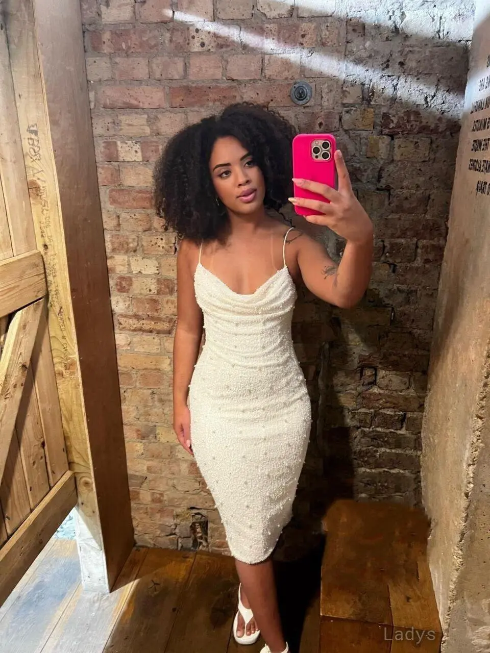 Thais, 24 years BBW escorts girl, height 165 sm, Weight  kg, backpage Paris