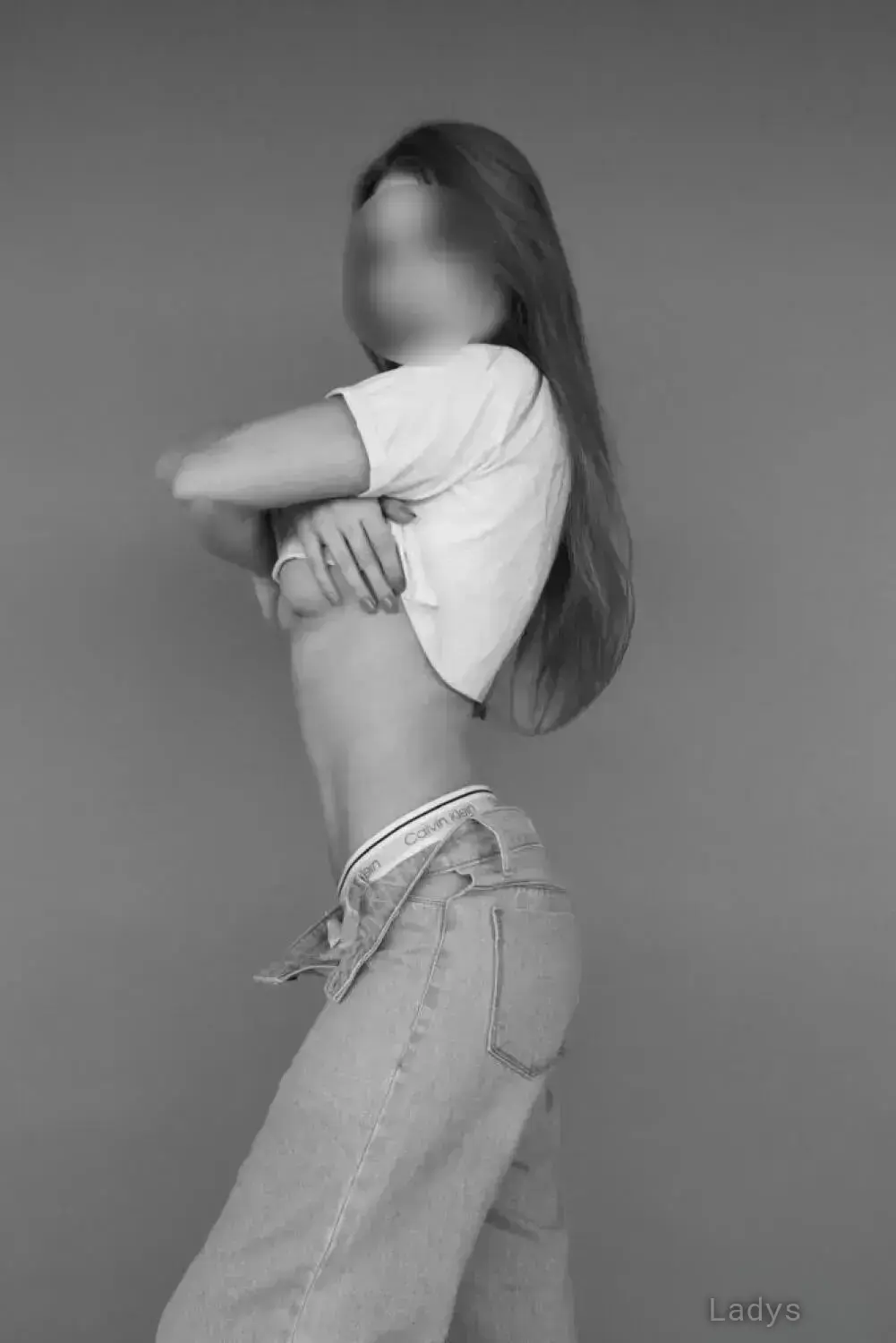 Caroline Davenport Escort