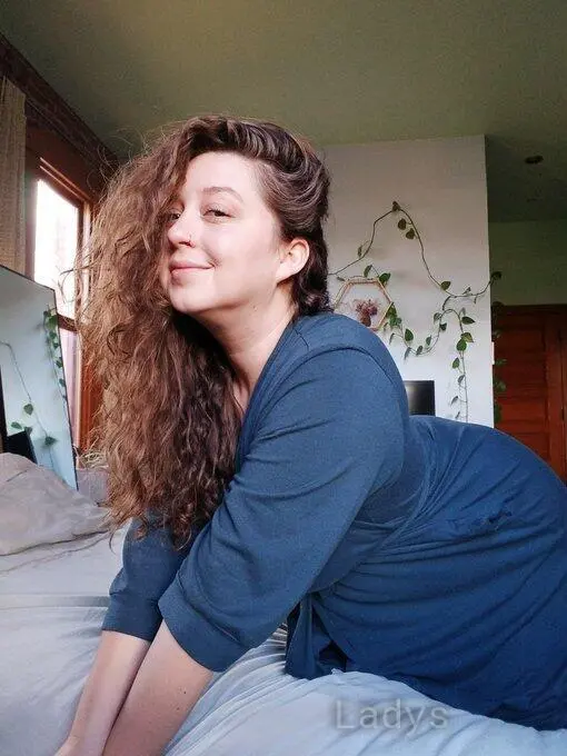Laura, 28 years BBW escorts girl, height 126 sm, Weight 43 kg, backpage Quebec