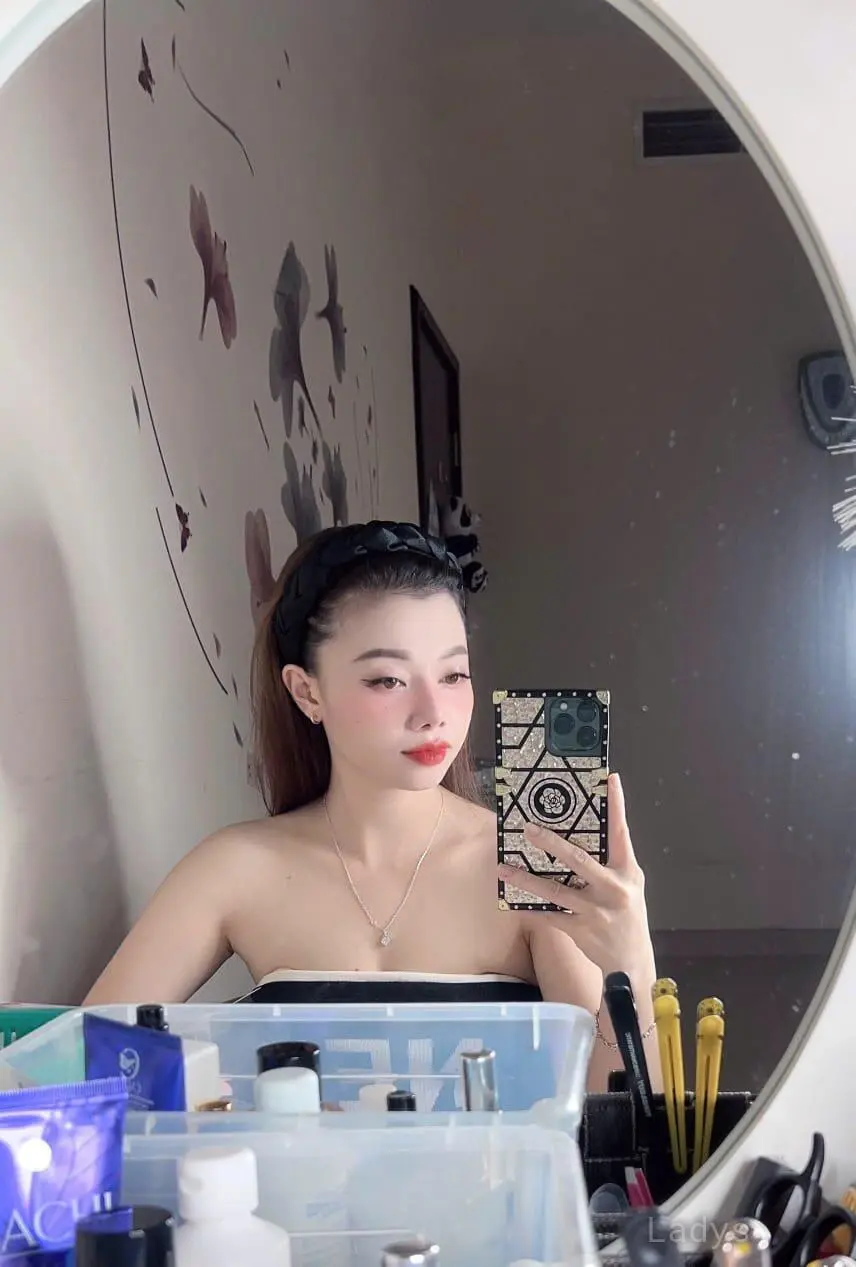Lisa, 22 years BBW escorts girl, height 162 sm, Weight  kg, backpage Riyadh