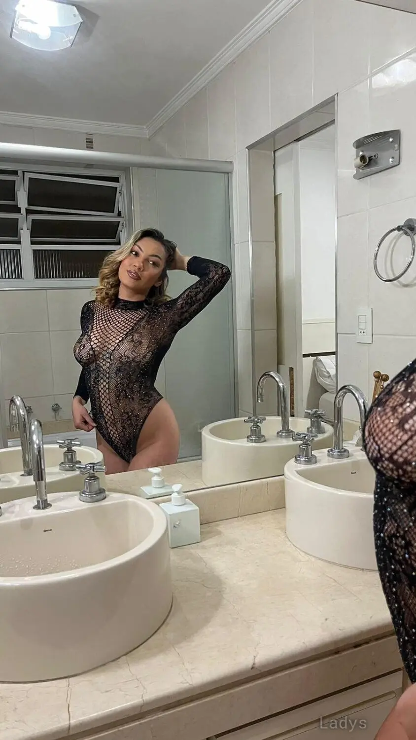 Flora, 18 years BBW escorts girl, height 165 sm, Weight kg, backpage Sao Paulo