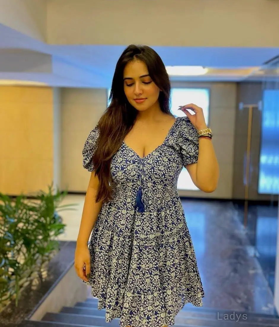 Janvi, 21 years BBW escorts girl, height 170 sm, Weight  kg, backpage Visakhapatnam