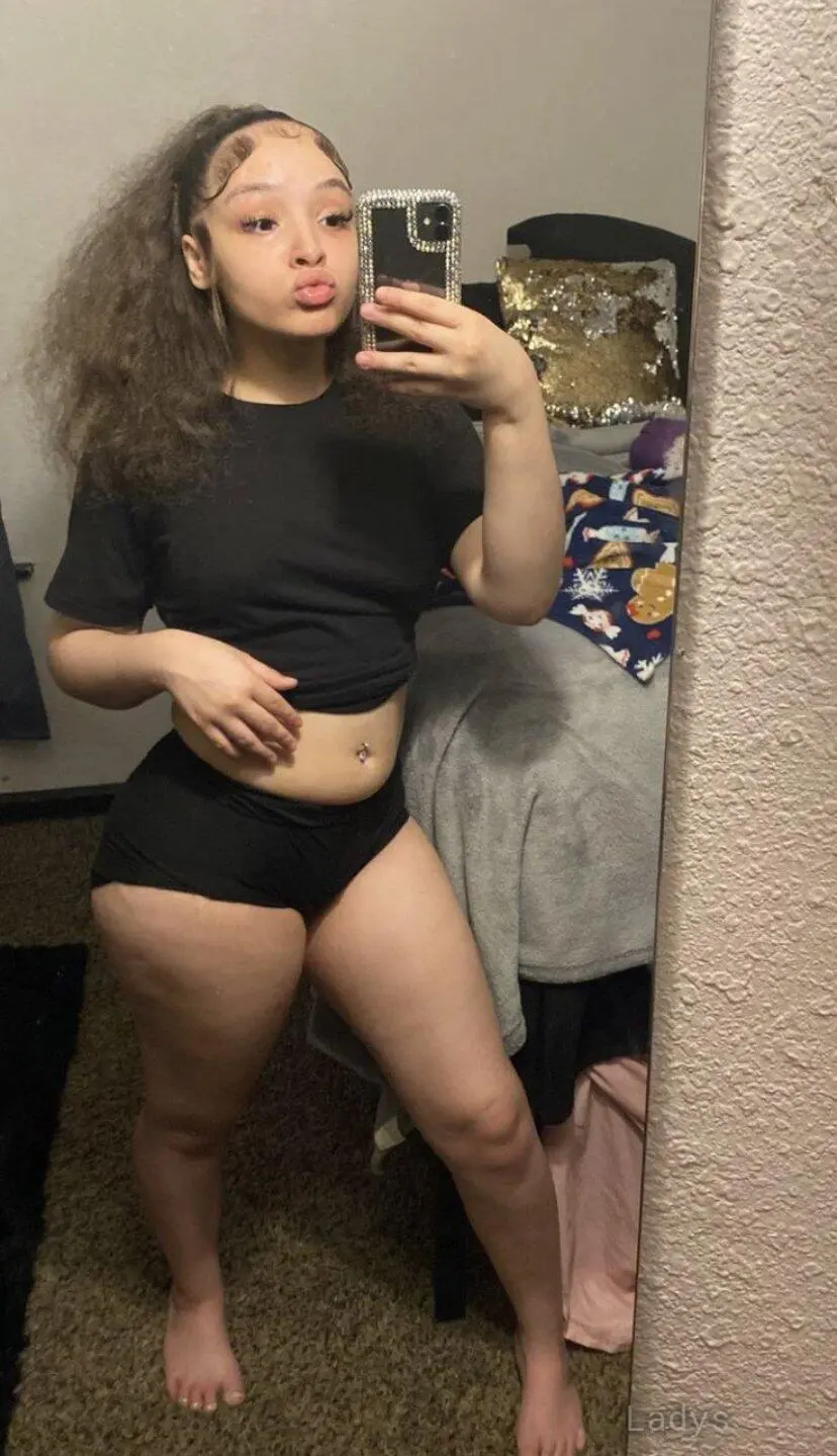 Deborah, 24 years old Baghdad escort girl with big tits, height 165 sm, Weight  kg