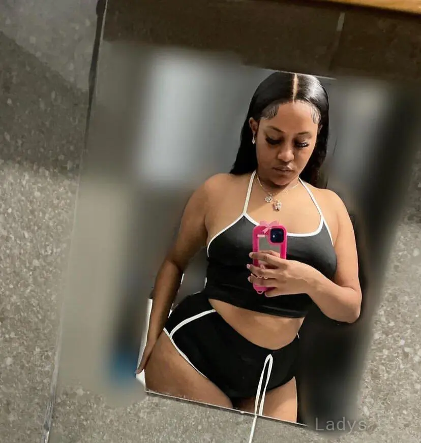 Eva,  years old Baghdad escort girl with big tits, height  sm, Weight  kg