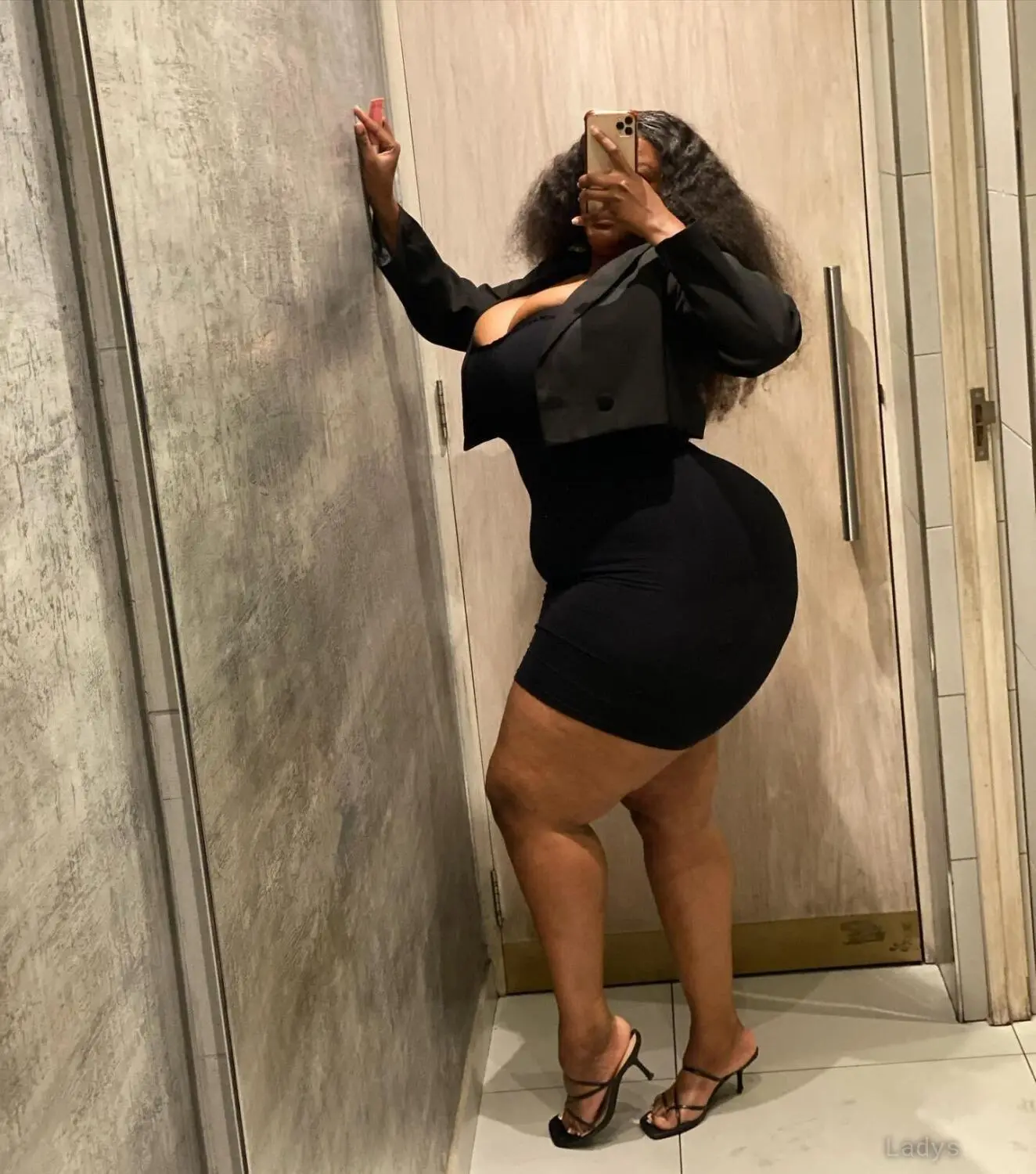 Keisha, 25 years old Baghdad escort girl with big tits, height 167 sm, Weight kg