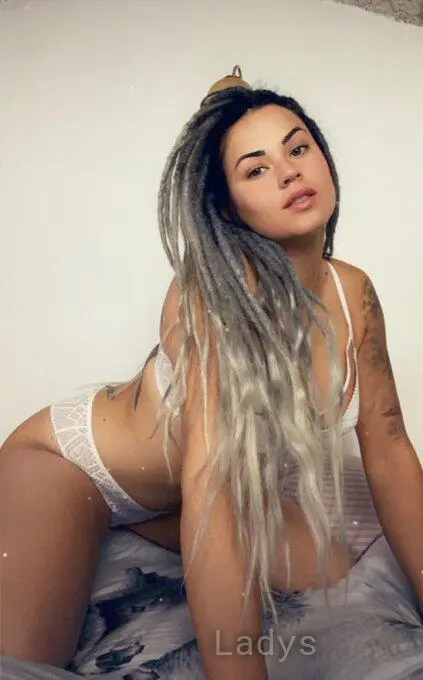 Brenda, 23 years beautiful nude Bagnolet escorts girl, height 145 sm, Weight 51 kg