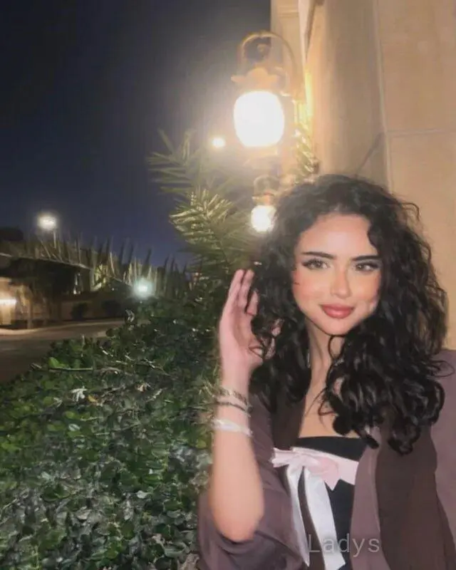 Daniela, 25 years old Baku escort girl with big tits, height 175 sm, Weight  kg